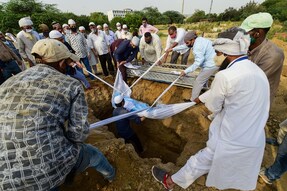 India Records 2.95L Fresh Covid-19 Cases, 2,023 Fatalities With No Sign of Surge Abating- 10 Points