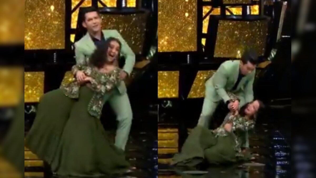 Indian Idol 12 When Neha Kakkar Fell On Stage While Dancing With Aditya Narayan News18 