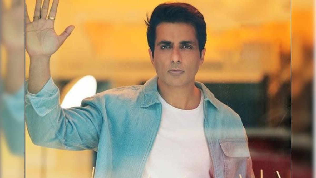 Sonu Sood Struggles to Arrange Medicines for People in Need, Expresses Helplessness