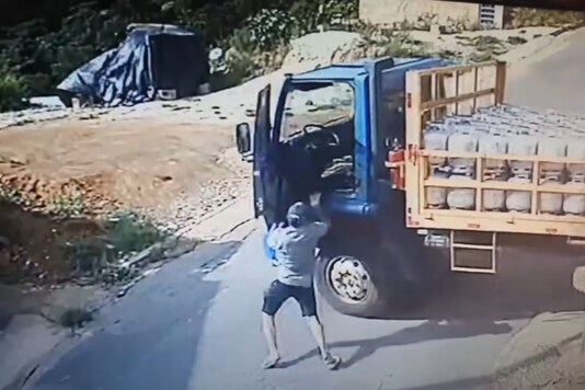 Video grab of truck starting on its own.
(Credit: YouTube)