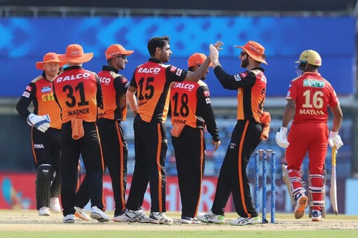 ​CSK vs SRH Dream11 Team Prediction: Check Captain, Vice-Captain And Probable Playing XIs For Today's IPL 2021, Match 23 in Delhi April 28 7:30 PM IST