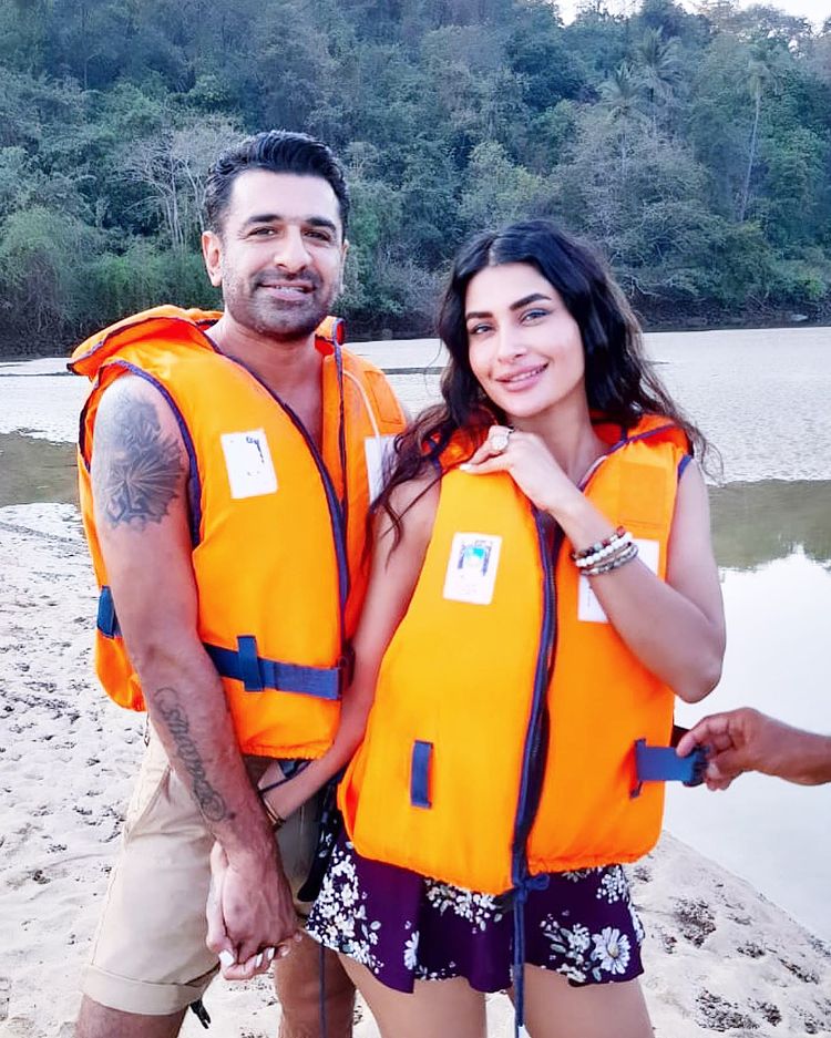  Eijaz Khan and Pavitra Punia in matching lifejackets. (Image: Instagram)