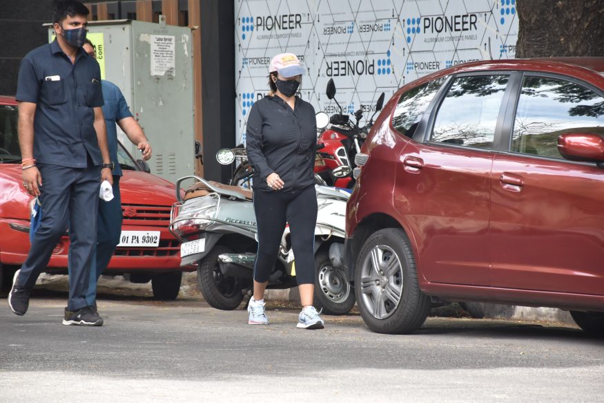  Ekta Kapoor spotted walking on the streets. (Image: Viral Bhayani)