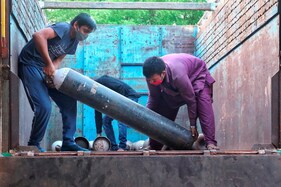 Govt Eases Procedure for Import of Oxygen Cylinders, Cryogenic Tankers