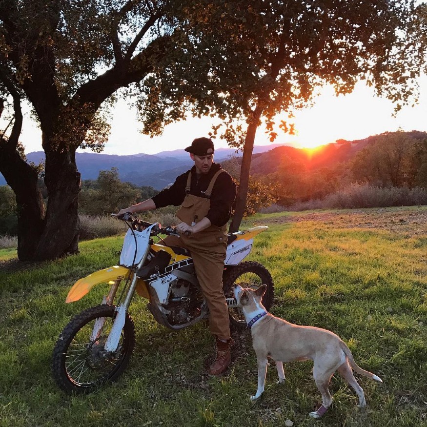 Adorning a black hoodie, brown overalls and combat boots, the actor paints a perfect picture on his motorcycle as he marvels the beauty of mother nature. His post is the best treat for wanderlust warriors. (Image: Instagram) Adorning a black hoodie, brown overalls and combat boots, the actor paints a perfect picture on his motorcycle as he marvels the beauty of mother nature. His post is the best treat for wanderlust warriors. (Image: Instagram)