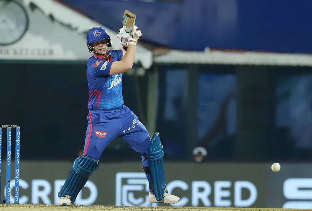Steve Smith plays a shot (Image: IPL/BCCI)