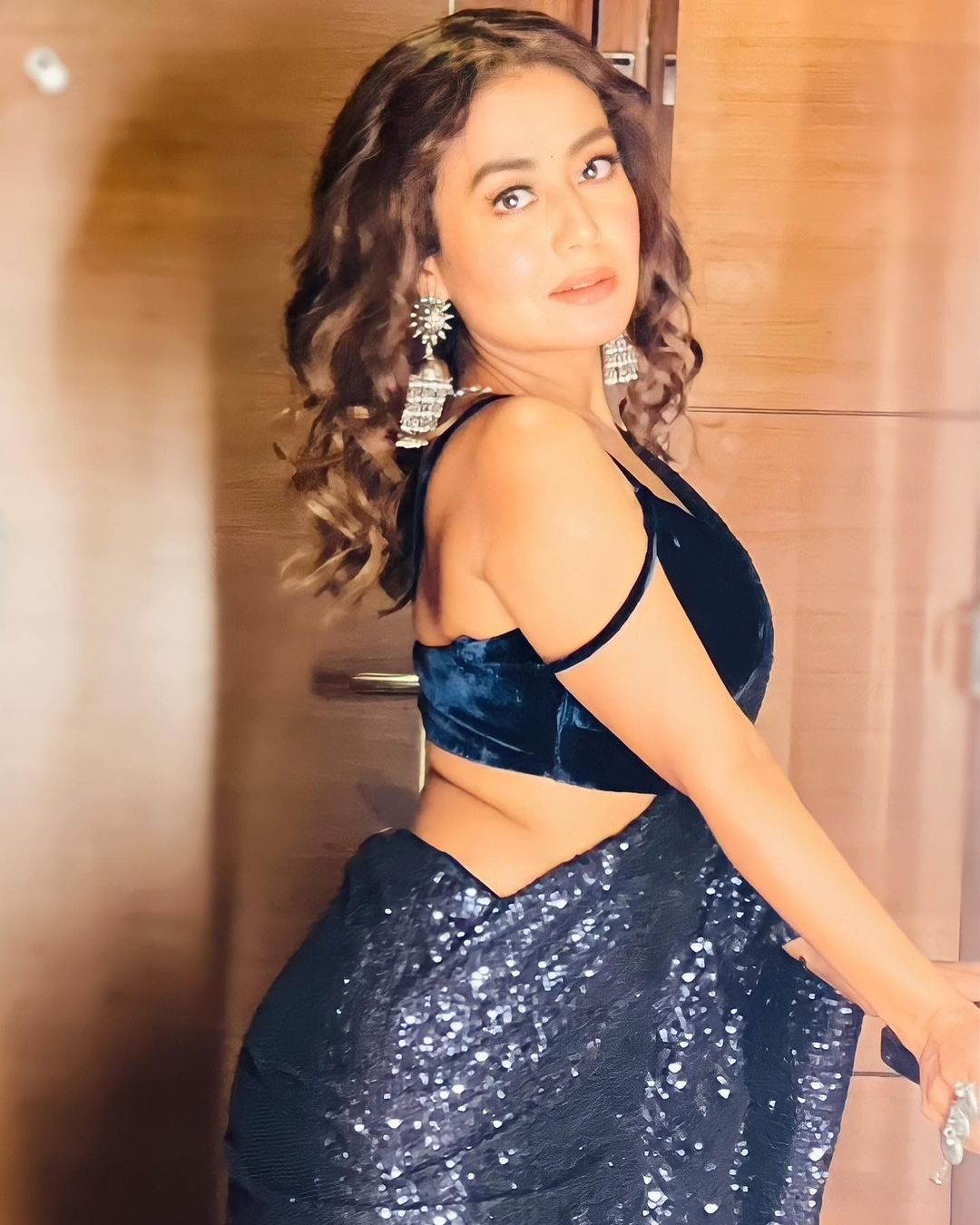 Neha Kakkar Oozes Hotness In These Pictures, Take A Look At Divas Alluring  Beauty - News18