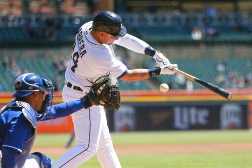 Royals Win 4th Straight, Blank Slumping Tigers 4-0