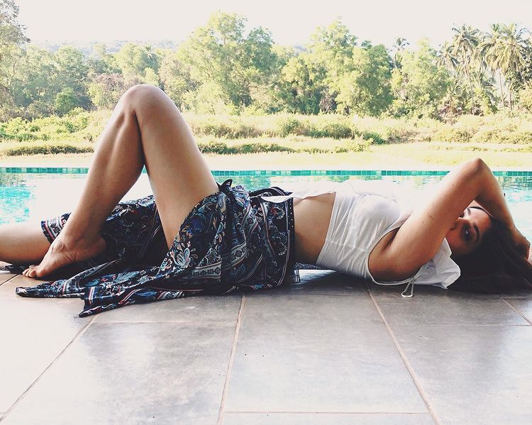  Bhumi Pednekar looks sexy in the crop top and printed skirt. (Image: Instagram)
