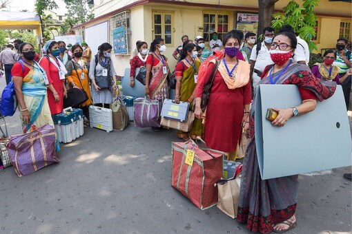 The Uttar Pradesh Prathamik Shikshak Sangh had released a list of 1,621 primary schoolteachers and other staff, claiming that they died after contracting COVID-19 while performing election duty between April 15 and May 5.