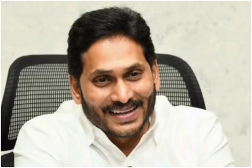 Jagan Mohan Reddy said the private hospitals in AP could so far administer only 4,20,209 doses of the vaccine against their allotment of over 17.71 lakh doses.
(File photo)