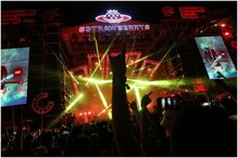 Wuhan Music Festival Sees Thousands Swaying to Beats as India Struggles with Second Covid Wave