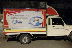 Anand Mahindra Launches 'Oxygen On Wheels' Bolero Based Home Delivery Service in Maharashtra