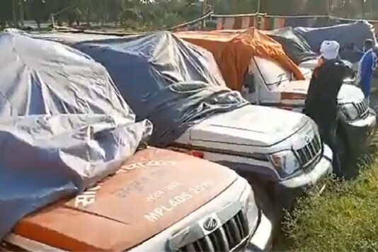 The ambulances lying unused. (Twitter/ @pappuyadavjapl)