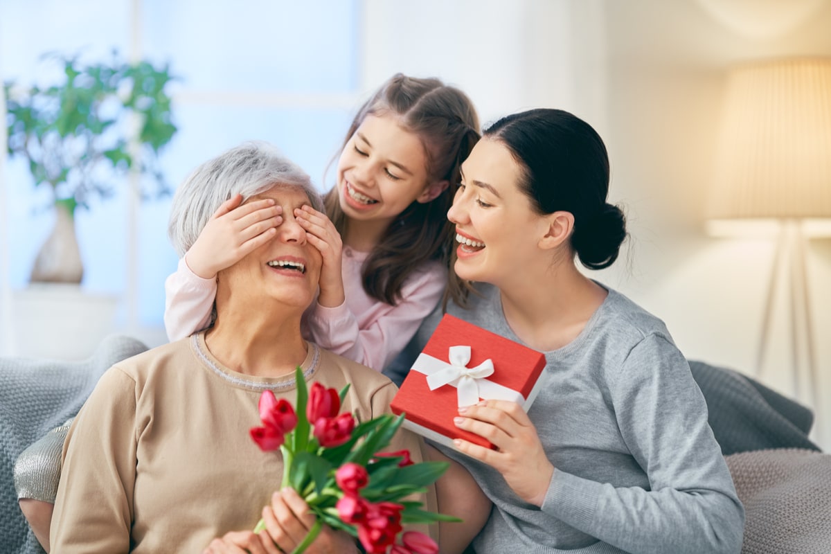 Mother's Day 2021: From Mutual Funds to Gold Bonds, 5 Financial Gift Ideas  for Your Mom