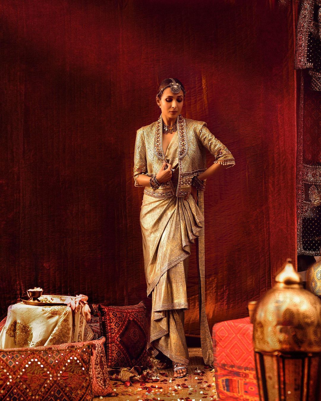  Malaika Arora looks hot as she poses in a Tarun Tahiliani outfit. (Image: Instagram)