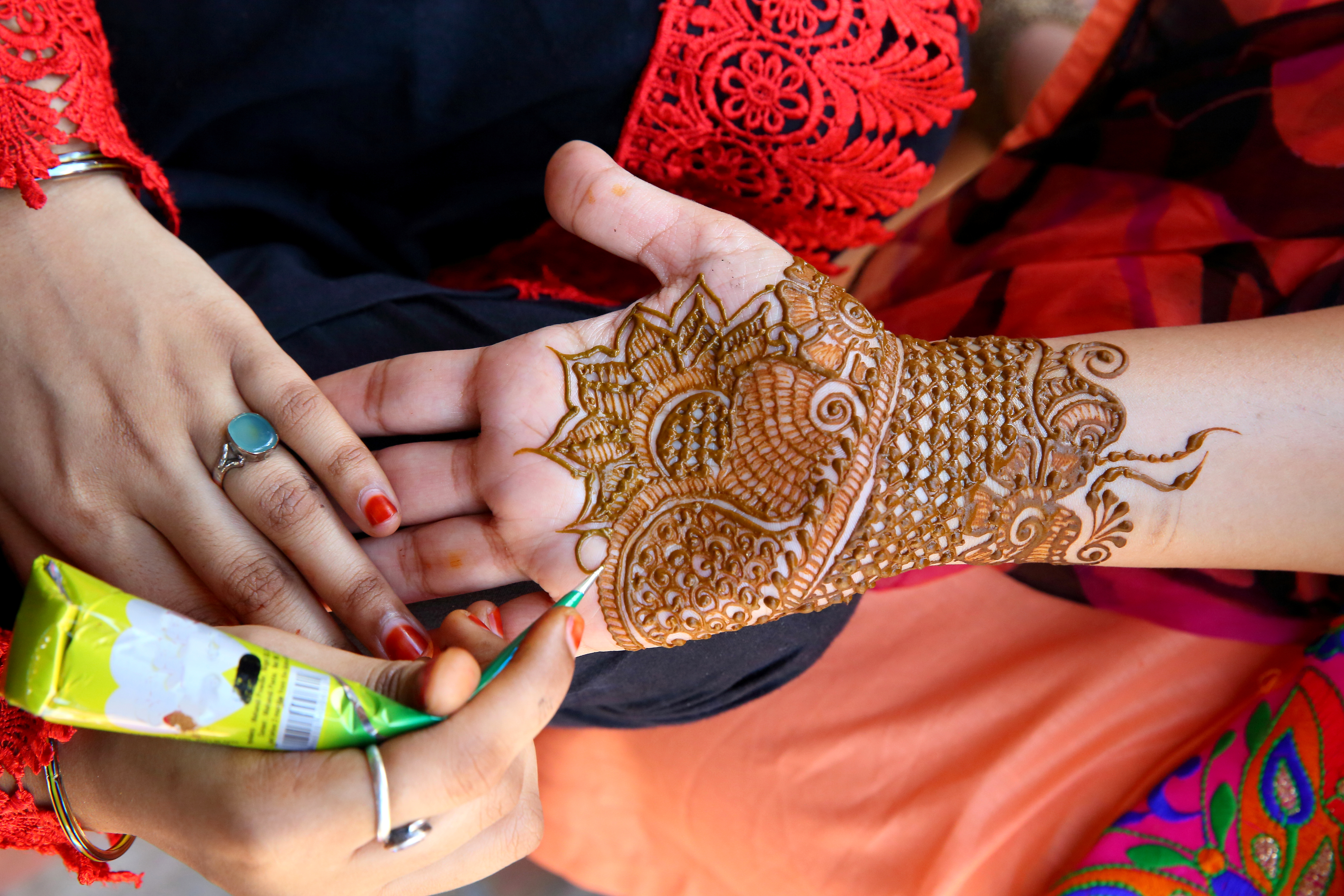 Eid Al Fitr 21 Beautiful Mehndi Designs You Must Try This Eid