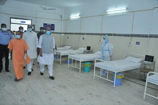 Defence Minister Rajnath Singh and Uttar Pradesh Chief Minister Yogi Adityanath visited HAL Covid Care Hospital at the Haj House in Lucknow. (Image: Twitter)