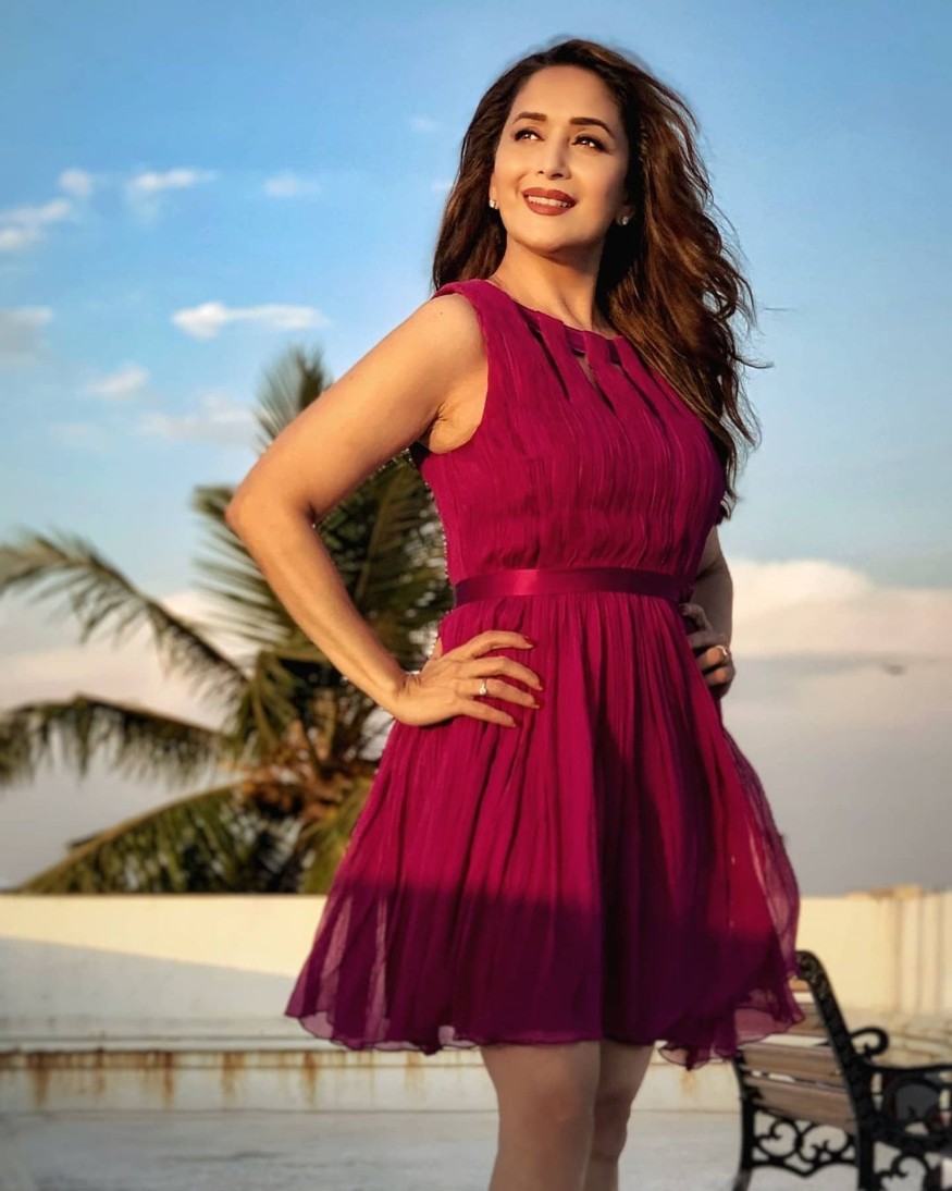  Madhuri dispenses sexy appeal decked in casual short-dress. (Image: Instagram)