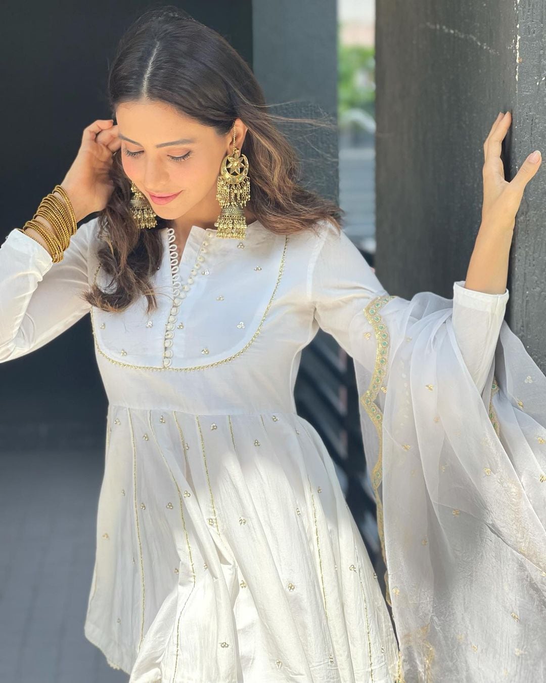 Aamna Sharif Sets Fashion Goals With Stunning Ethnic Attires, See Diva Ace The Traditional Look - Photogallery