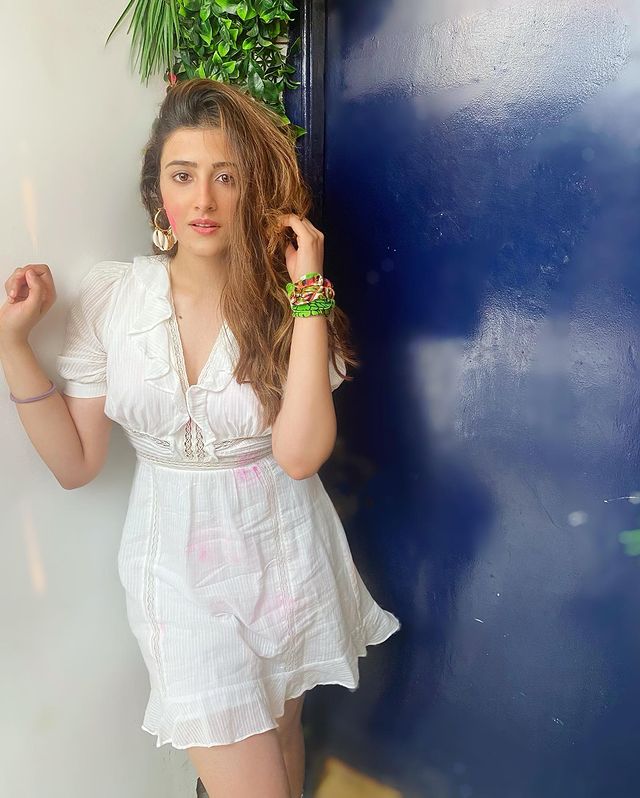  Nupur Sanon keeps it trendy yet comfy in the white cotton dress. (Image: Instagram)