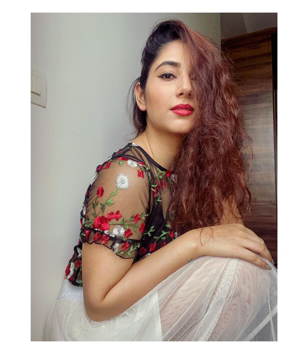 Disha Parmar | Hair color for black hair, Teenage girl photography, Alia  bhatt photoshoot