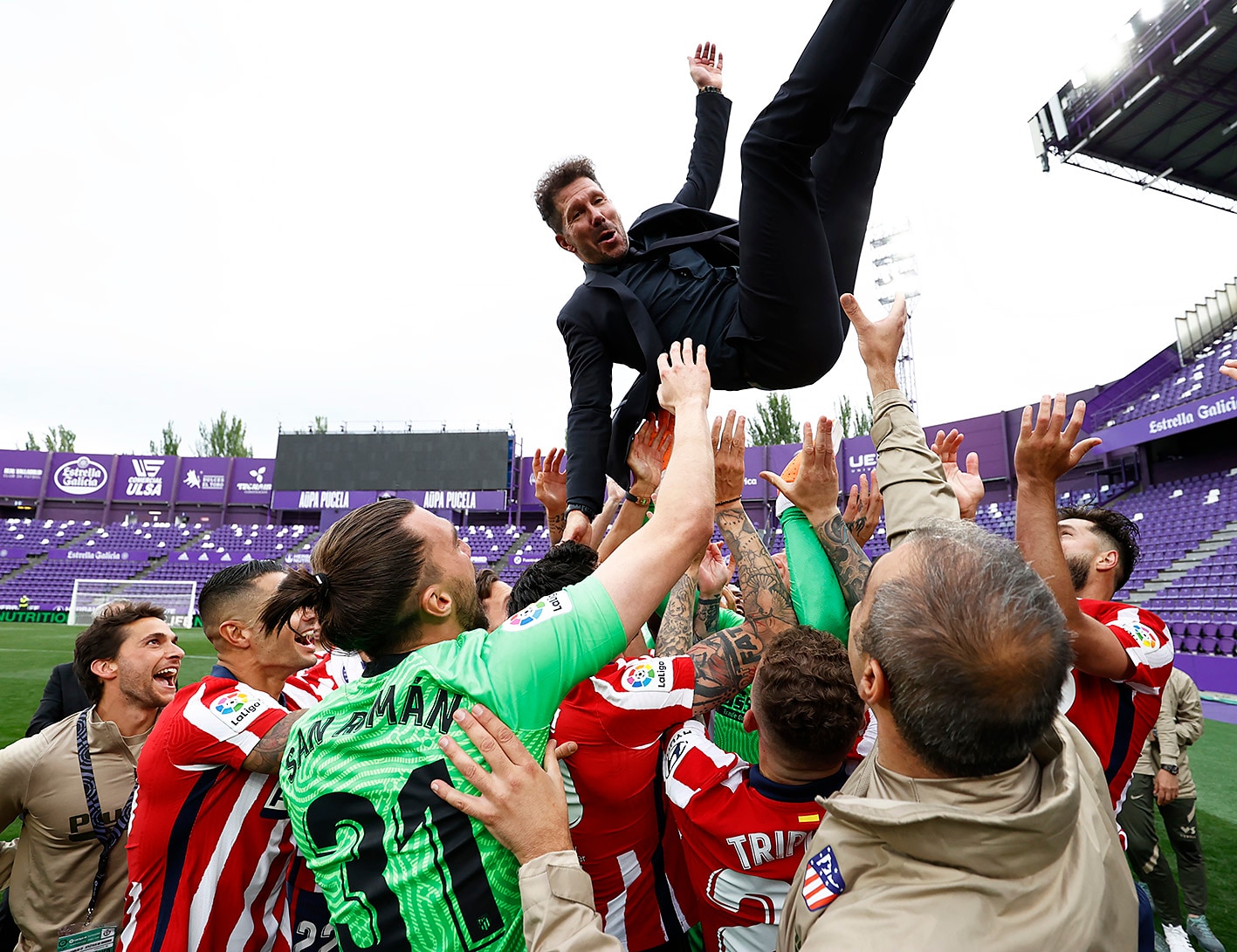 IN PICS | Atletico Madrid Players and Fans Celebrate Their La Liga Triumph  - News18