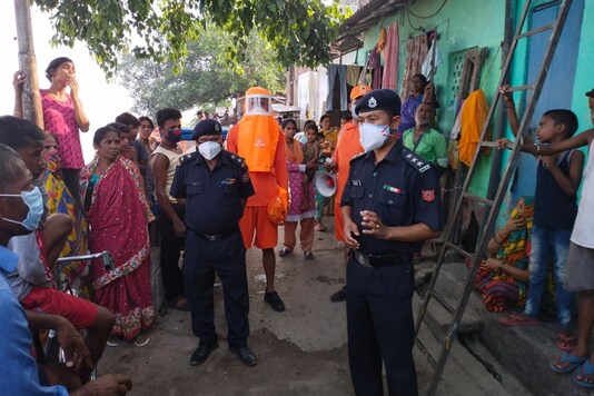 NDRF teams deployed to aid people during Cyclone Yaas. (Image: Twitter/ NDRF)
