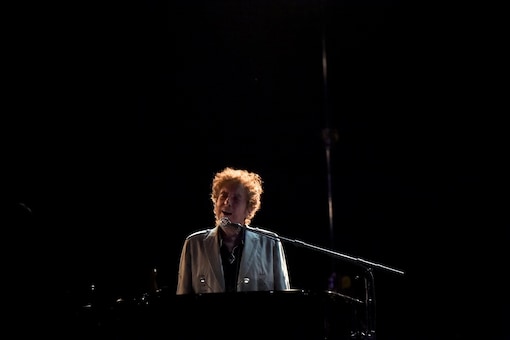 FILE PHOTO: Bob Dylan performs during the Firefly Music Festival in Dover, Delaware.

REUTERS/Mark Makela