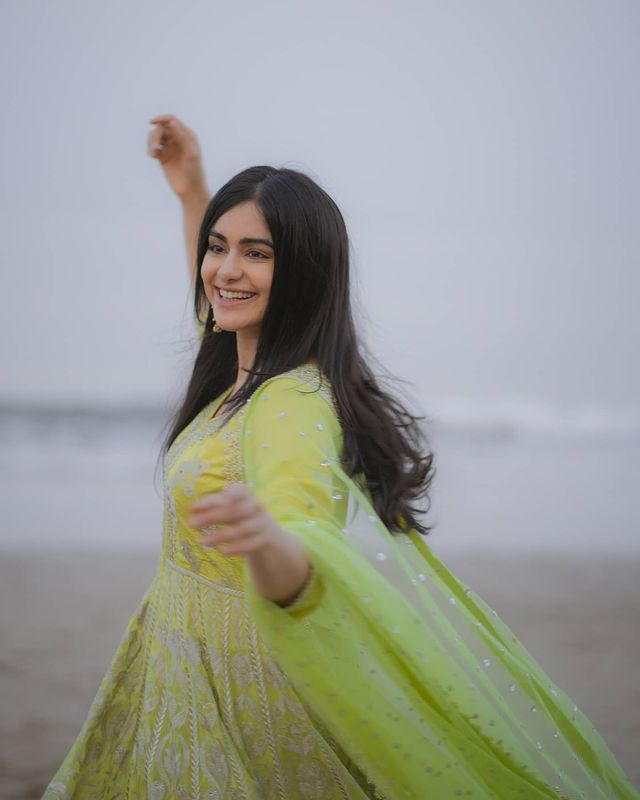 Adah Sharma Is The Perfect Mix Of Sweet And Sexy Check Out The Diva S Hottest Photos News18