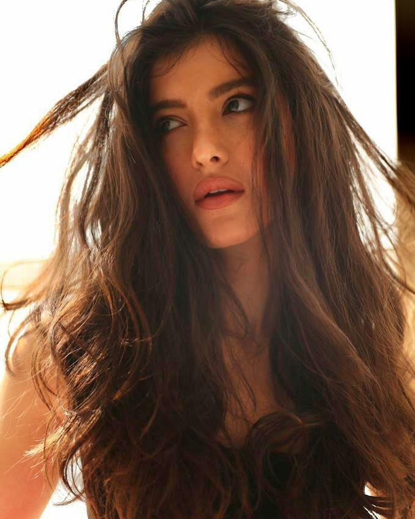  Shanaya Kapoor lights up Instagram with her sexy and seductive photos. (Image: Instagram)
