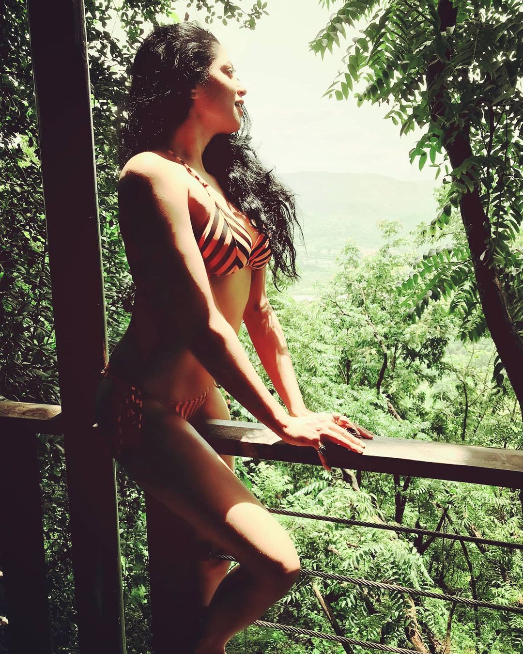 Kavita Kaushik Stuns With Her Sexy Throwback Photos, Check Out The Diva's Hottest Pics News18