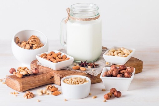 Photo shows plant-based substitutes to dairy milk. File photo via Canva.