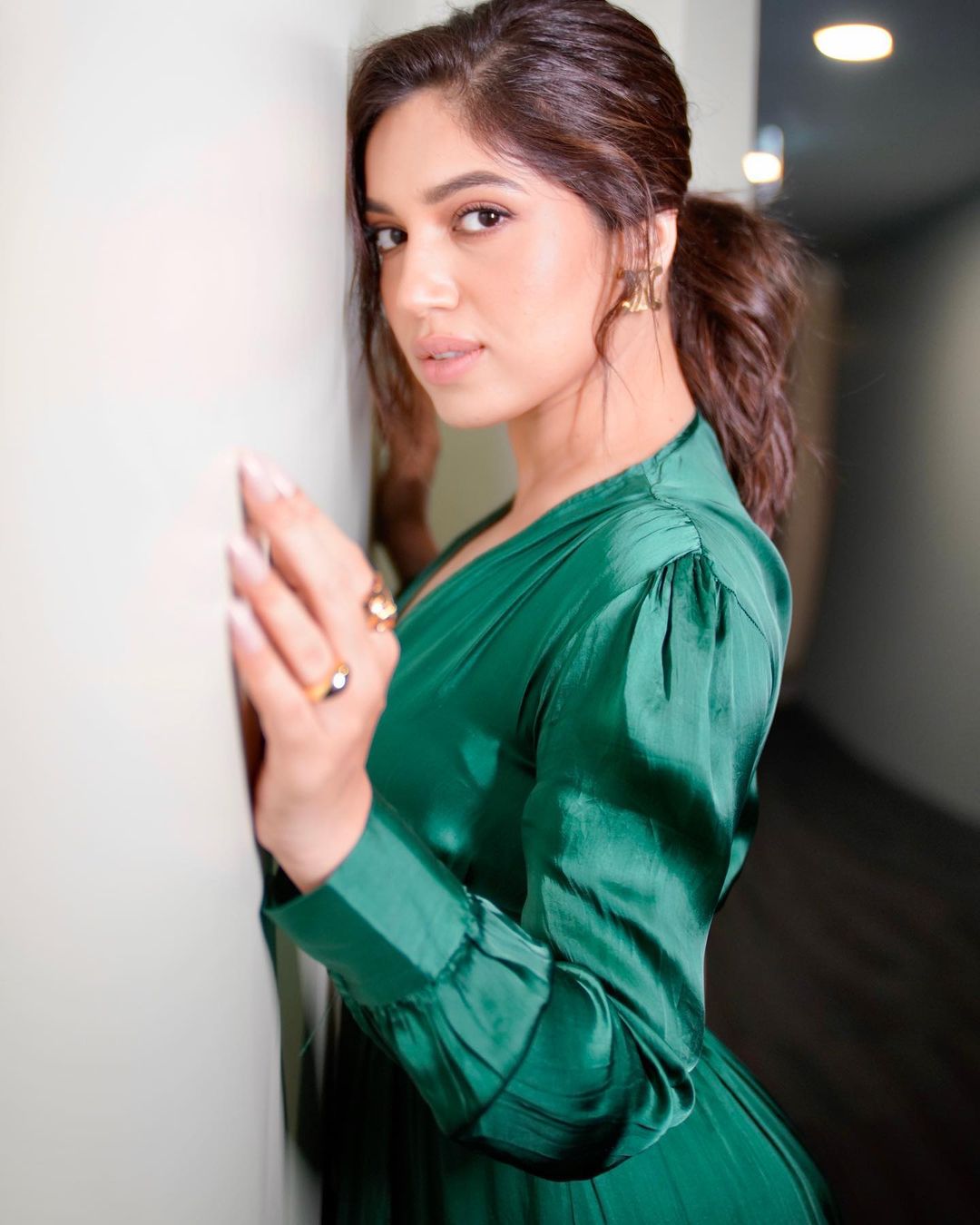  Bhumi Pednekar looks sexy as she poses for her fans. (Image: Instagram)