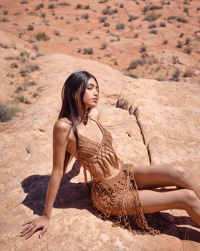  Alanna Panday keeps it sexy in the brown mesh bikini. (Image: Instagram)