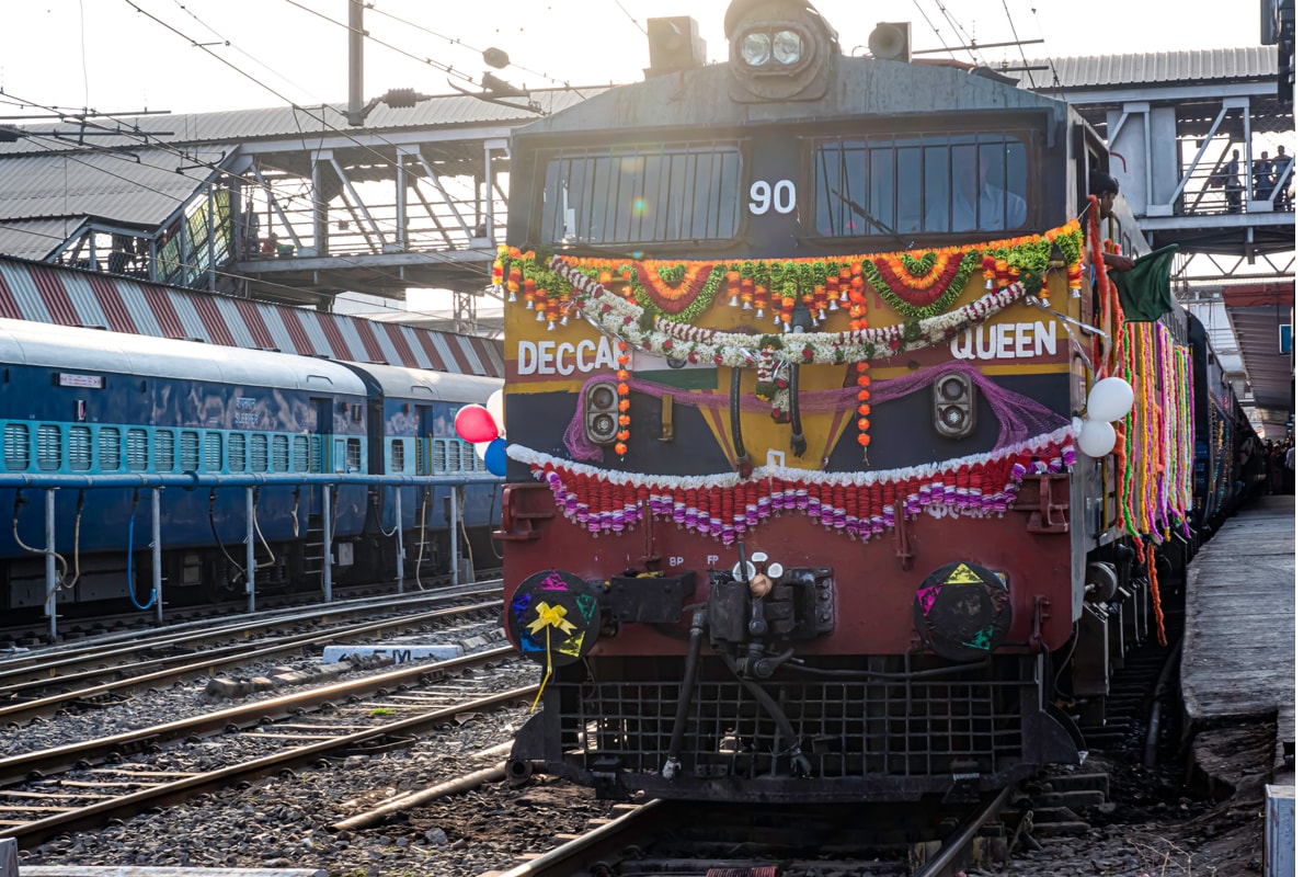 Facts About India’s First Deluxe Train Between Mumbai, Pune