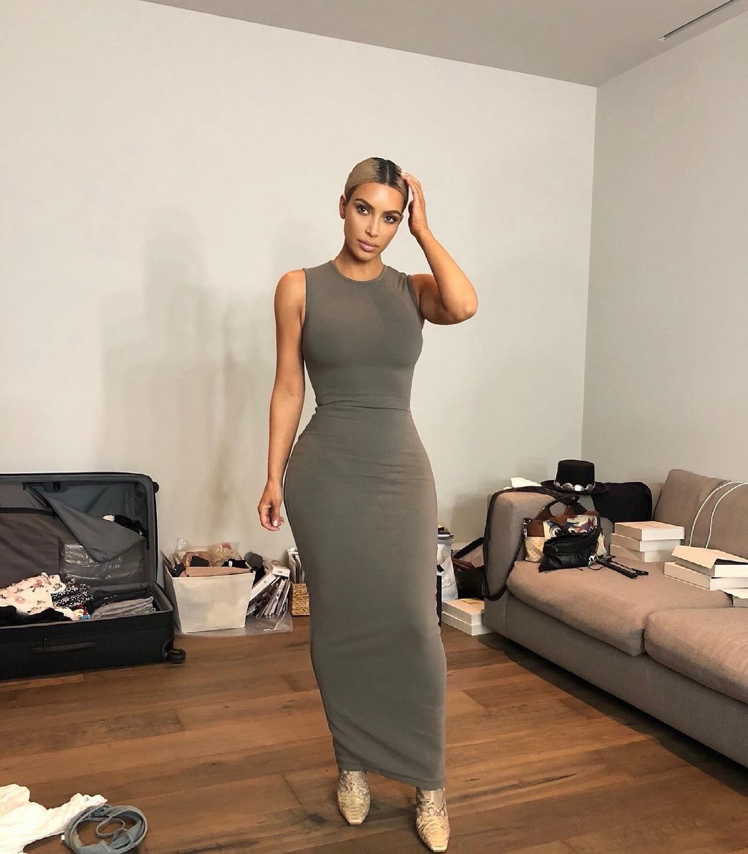 Kim Kardashian Sets Temperatures Soaring With Her Racy Social Media Photos Take A Look News18 8195