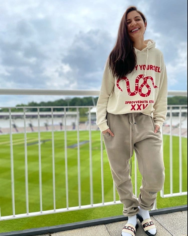  Anushka Sharma is all smiles as she accompanies husband Virat Kohli in England. The actress looks smart in the hoodie and trackpants. Scroll ahead as we round up some of her best casual looks. (Image: Instagram)