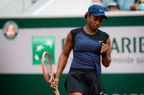 French Open 2021: Sloane Stephens Ousts 18th Seed Karolina Muchova to Reach 4th Round