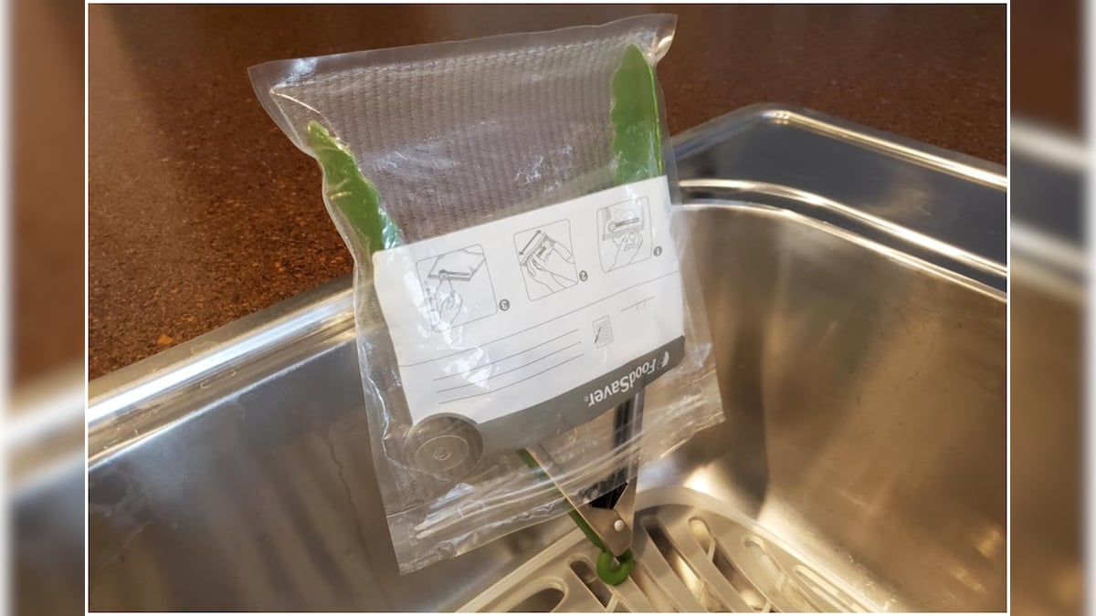 Internet Can't Stop Marvelling at This Remarkably Easy Hack to Keep Reusable Grocery Bags Dry