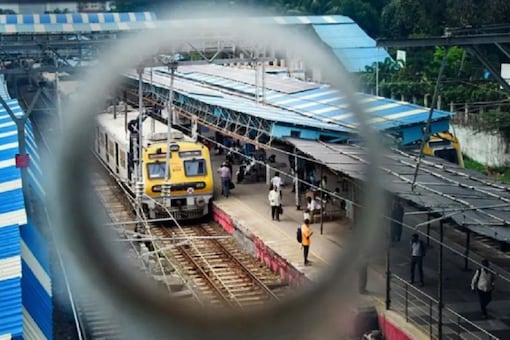 The final decision regarding the start of Mumbai local trains will only be announced by the Uddhav Thackeray government. (Image: Shutterstock)