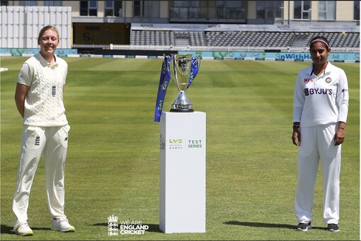 Mithali Raj and Heather Knight pose with the trophy before start of match. (Twitter)
