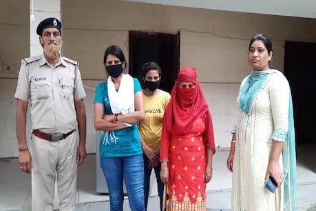 Blackmail Maid Porn - 3 Girls Pose as Cops, Blackmail Senior Citizen After Making His Nude Video;  Arrested