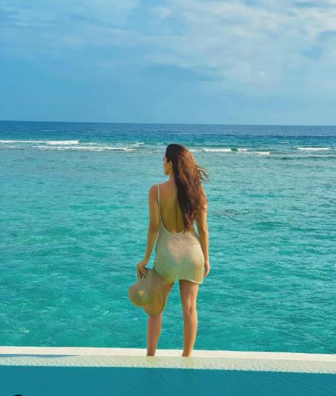 Kiara Advani gives major vacation vibes in this picture.