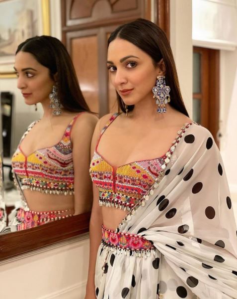 Kiara Advani rocks the ethnic outwear with polka dotted dupatta.