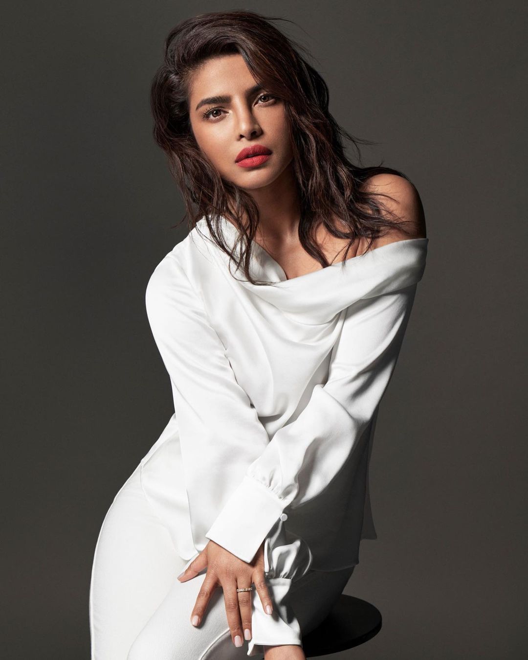  Priyanka Chopra looks elegant in the white ensemble. (Image: Instagram)
