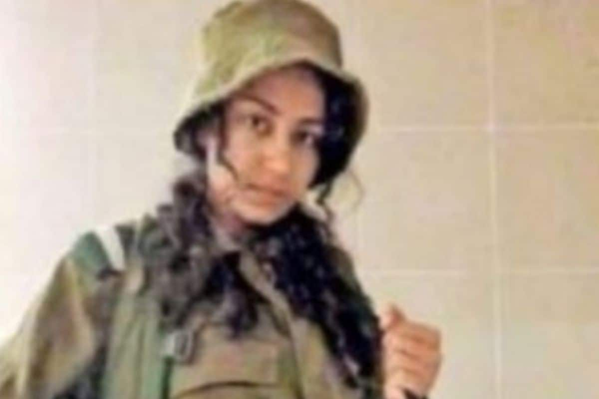 Questa donna del Gujarat, 20 anni, fa parte della squadra dell’IDF che attacca Gaza