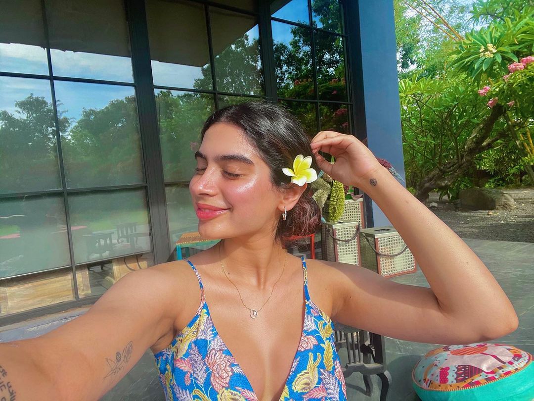 Celebrity photos, Khshi Kapoor pictures, khushi kapoor, Khushi Kapoor bikini pics, Khushi Kapoor hot photos, Khushi Kapoor photos, Khushi Kapoor sexy pics Image_Alt_Here