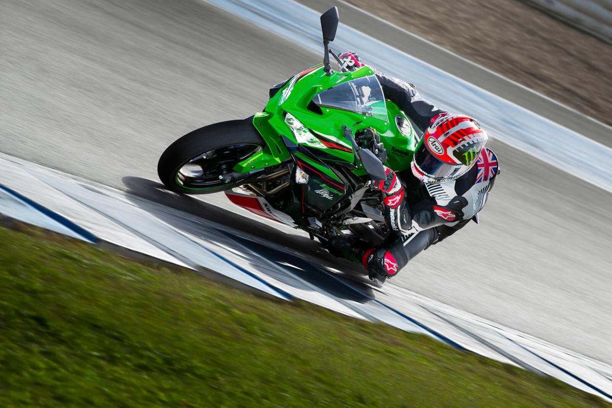 In Pics 22 Kawasaki Zx 25r Detailed Image Gallery Of Design Features And More