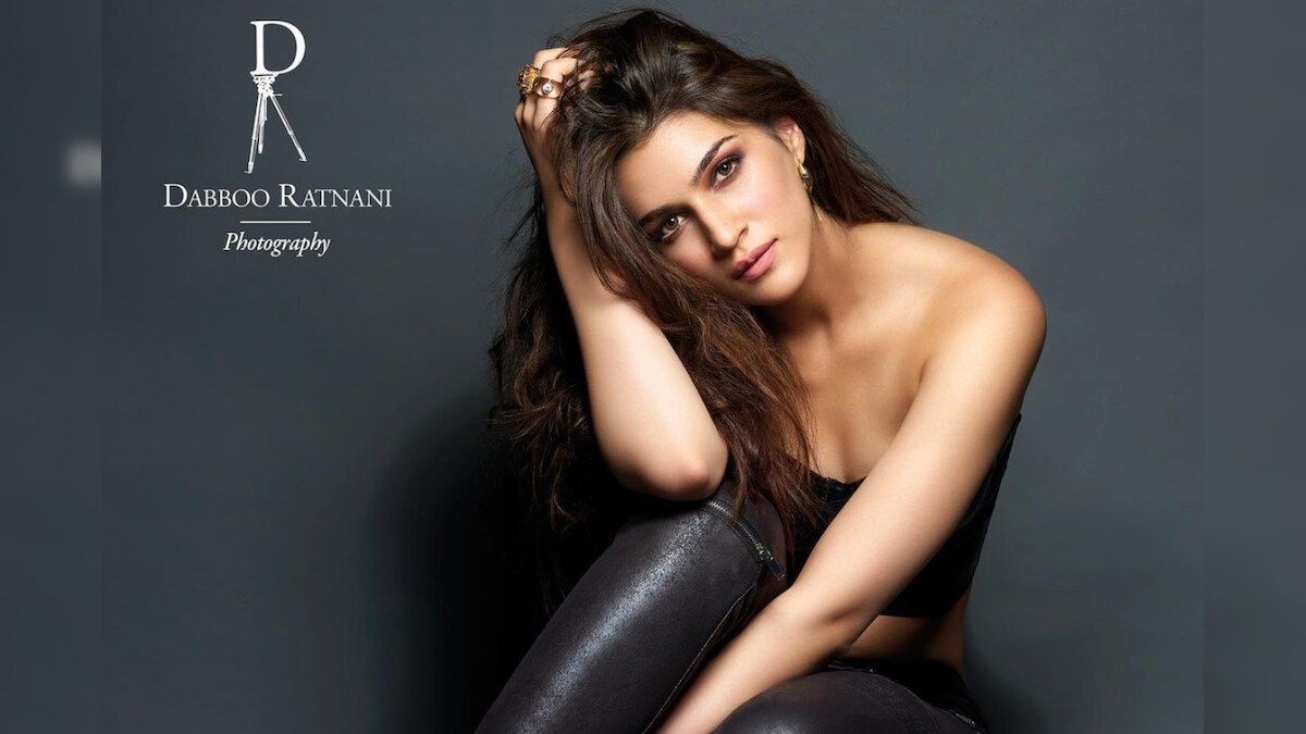 Kriti Sanon's Photo from Dabboo Ratnani's 2021 Calendar Shoot is Too Hot to Handle